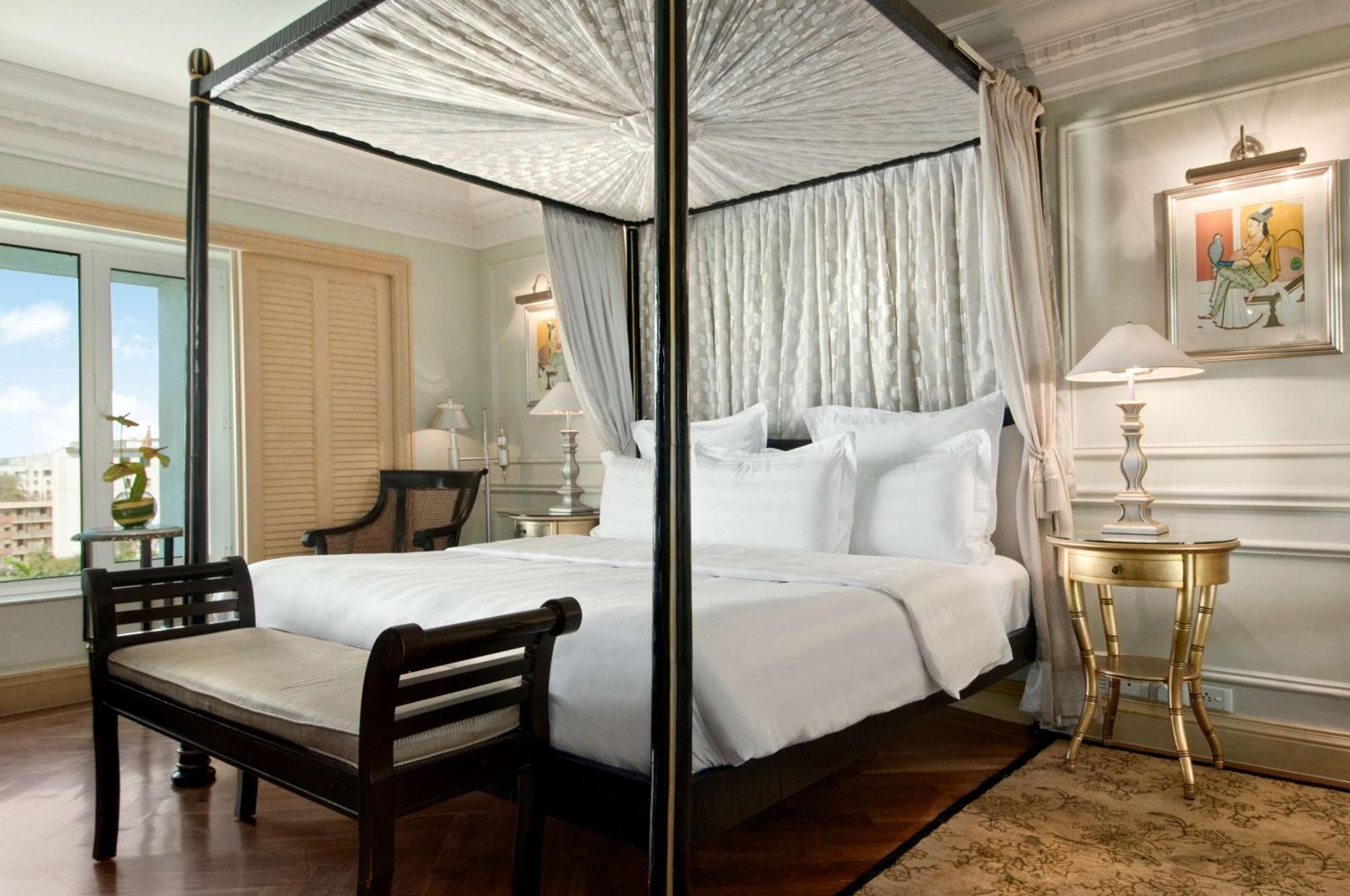 King Majestic Suite Access to Executive Lounge